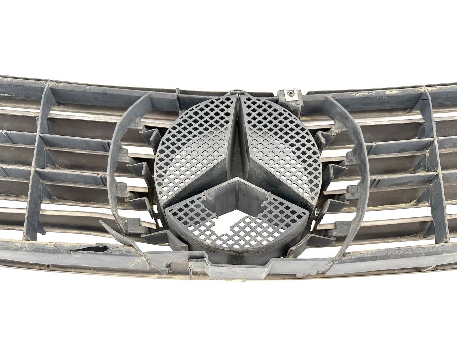 1298880260 1298800285 | Mercedes SL500 | R129 Front grille