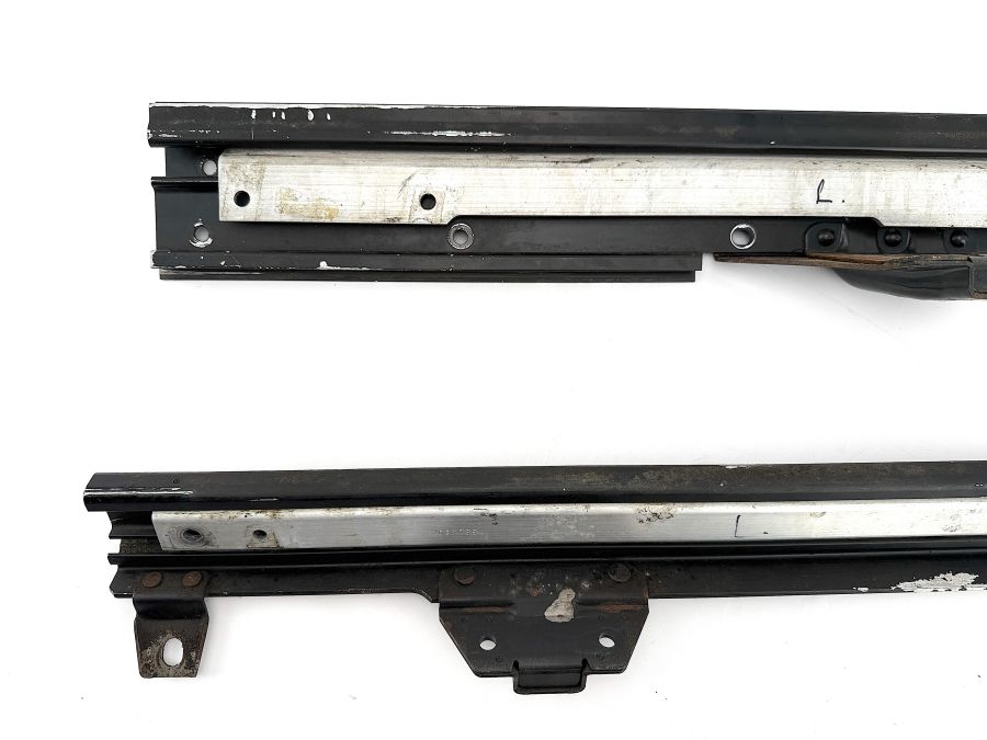 1299100189 1299100389 | Mercedes 500SL | R129 Left seat lower frame rails