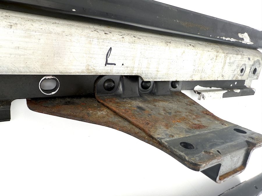 1299100189 1299100389 | Mercedes 500SL | R129 Left seat lower frame rails