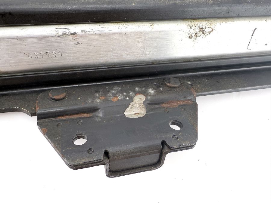 1299100189 1299100389 | Mercedes 500SL | R129 Left seat lower frame rails