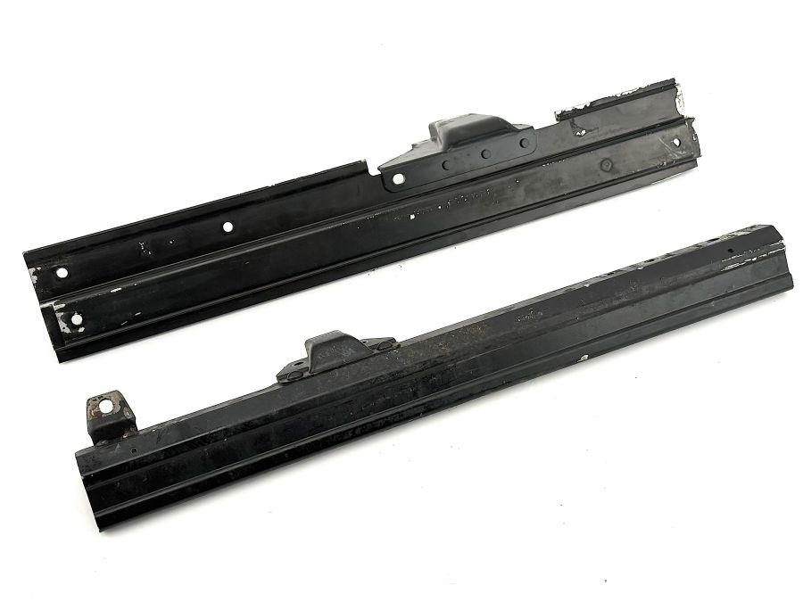 1299100189 1299100389 | Mercedes 500SL | R129 Left seat lower frame rails