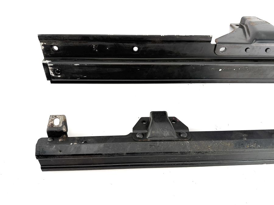 1299100189 1299100389 | Mercedes 500SL | R129 Left seat lower frame rails