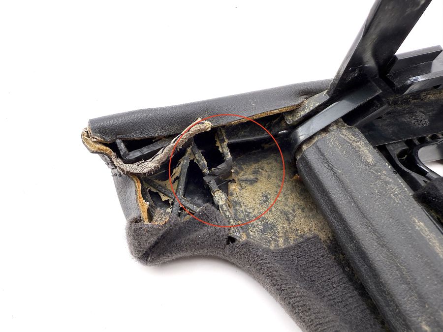 1299100539 1299110122 1299101139 | Mercedes SL500 | R129 Left seat belt upper cover 1299100539 1299110122 1299101139 | Mercedes SL500 | R129 Left seat belt upper cover