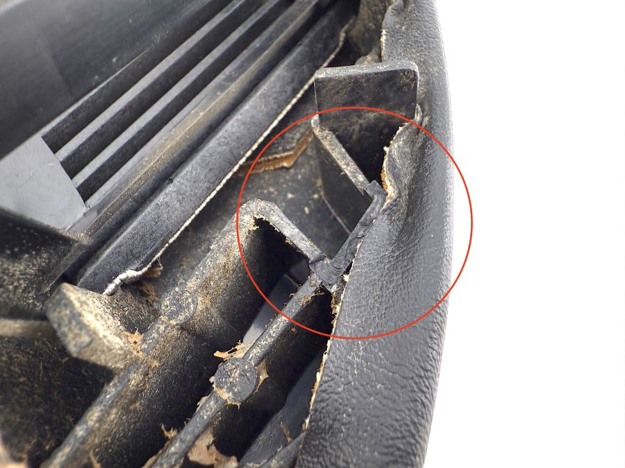 1299100539 1299110122 1299101139 | Mercedes SL500 | R129 Left seat belt upper cover 1299100539 1299110122 1299101139 | Mercedes SL500 | R129 Left seat belt upper cover