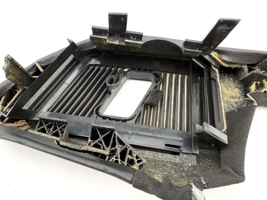 1299100639 1299110222 1299101239 | Mercedes SL500 | R129 Right seat belt upper cover