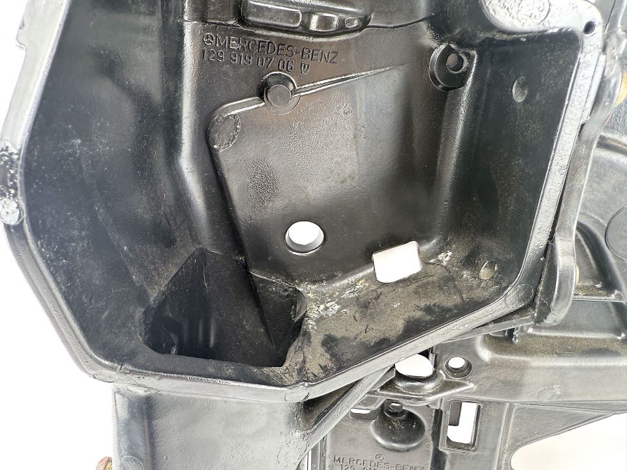 1299101820 1299130238 1299190706 | Mercedes 500SL | R129 Right seat backrest frame