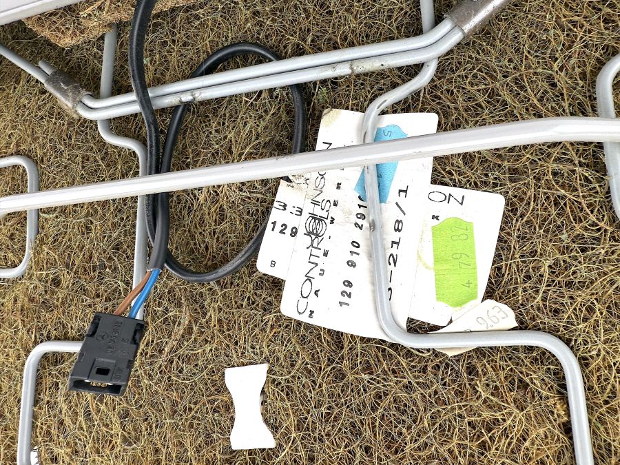 1299102716 1299103647 1299102916 | Mercedes SL500 | R129 Left seat upper seat cushion