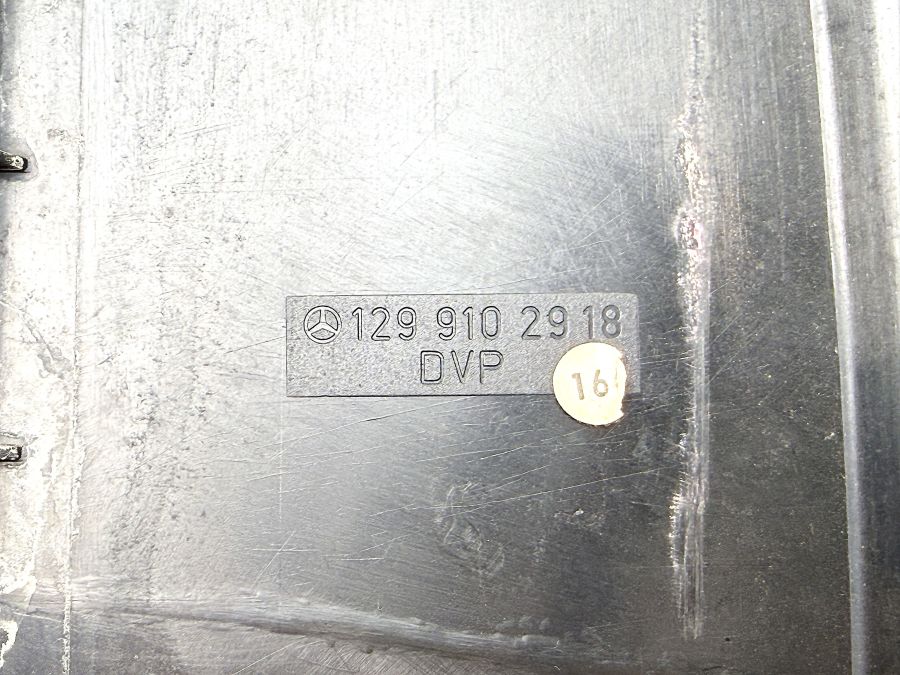 1299102918 | Mercedes 300SL-24 | R129 Seat panel left seat