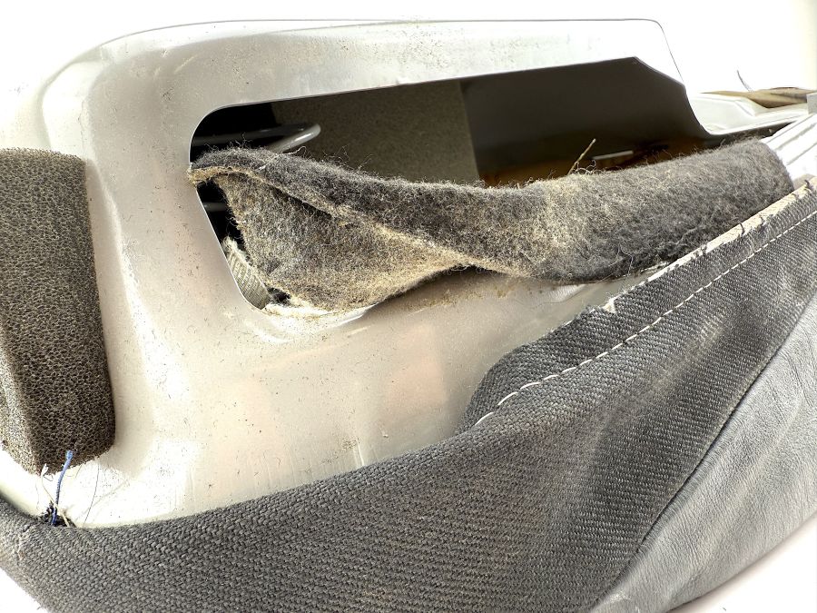 1299103046 1299100122 1299102450 | Mercedes SL500 | R129 Left side seat lower cushion