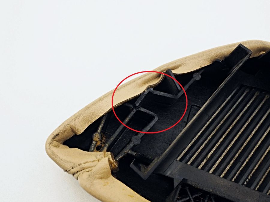 1299110222 1299100639 1299101239 | Mercedes SL500 | R129 Right seat belt upper cover 1299110222 1299100639 1299101239 | Mercedes SL500 | R129 Right seat belt upper cover