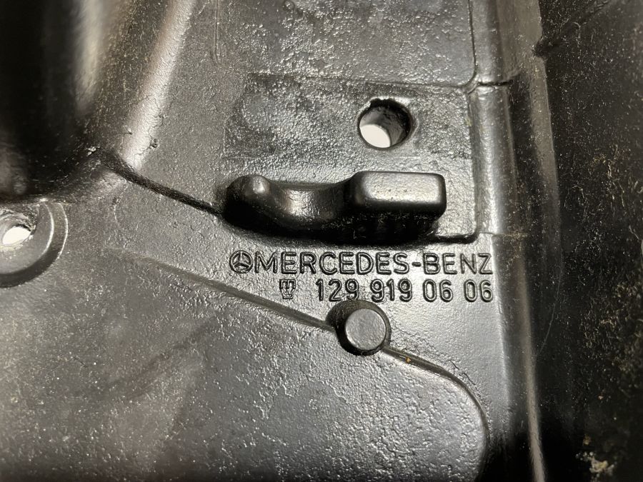 1299190606 | Mercedes 500SL | R129 Left seat upper left frame