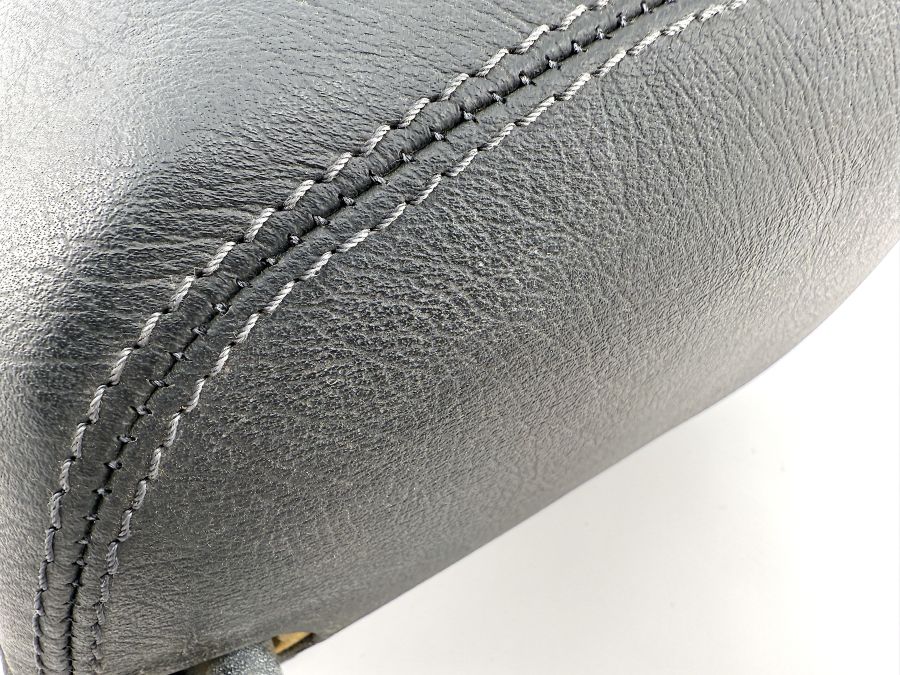 1299701450 1299700850 | Mercedes SL500 | R129 Headrest front right seat 1299701450 1299700850 | Mercedes SL500 | R129 Headrest front right seat