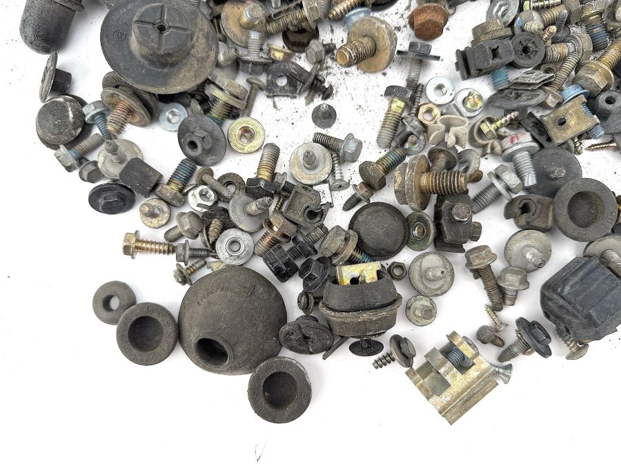 1299900150 N914031006211 2019900050 | Mercedes SL500 | R129 Exterior body screws 1299900150 N914031006211 2019900050 | Mercedes SL500 | R129 Exterior body screws