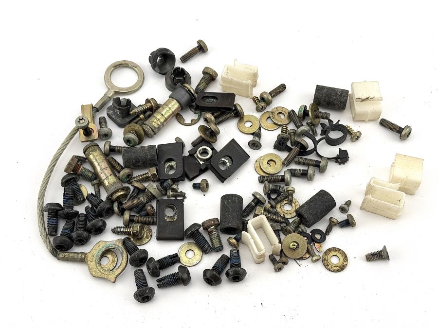 1299900221 1299901712 1299190071 | Mercedes SL500 | R129 Seat and trim screws