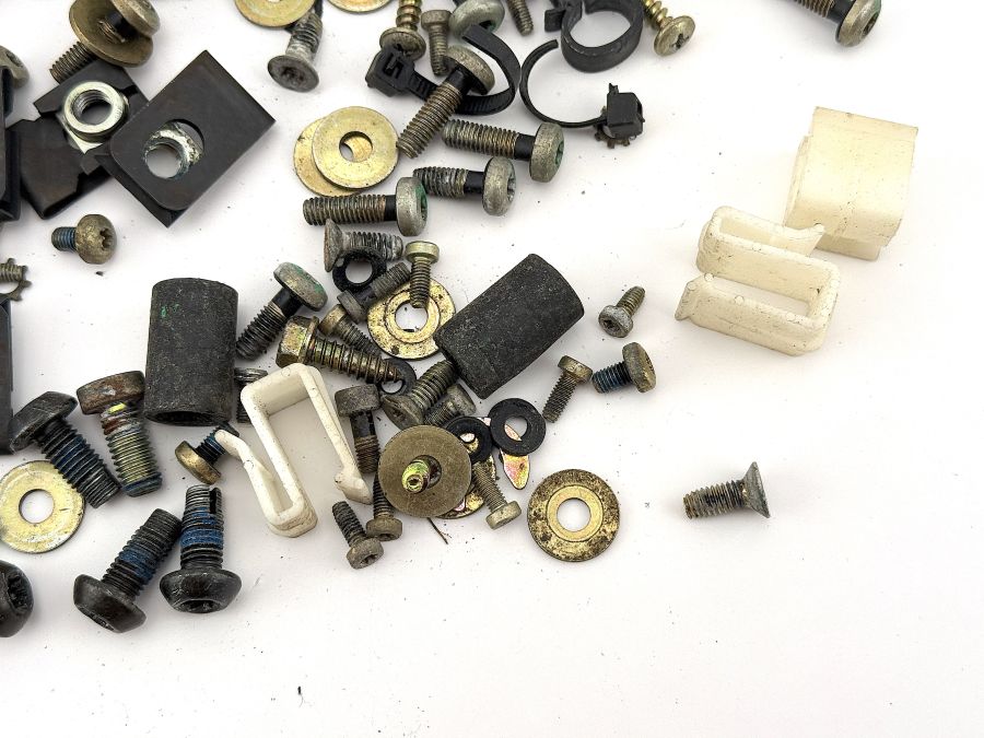 1299900221 1299901712 1299190071 | Mercedes SL500 | R129 Seat and trim screws