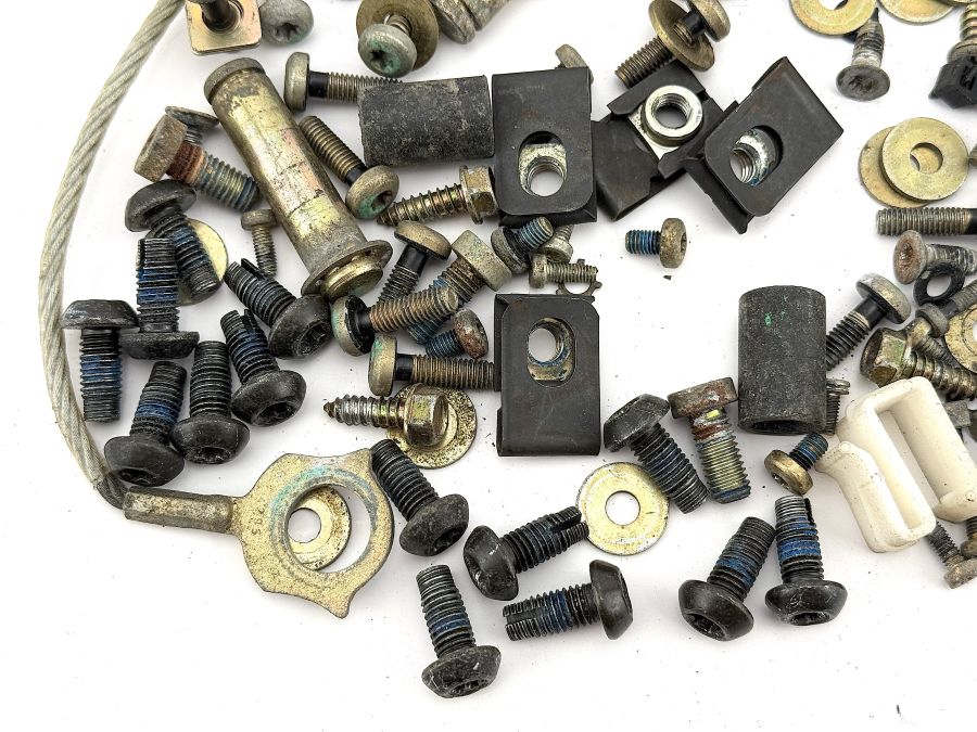 1299900221 1299901712 1299190071 | Mercedes SL500 | R129 Seat and trim screws 1299900221 1299901712 1299190071 | Mercedes SL500 | R129 Seat and trim screws