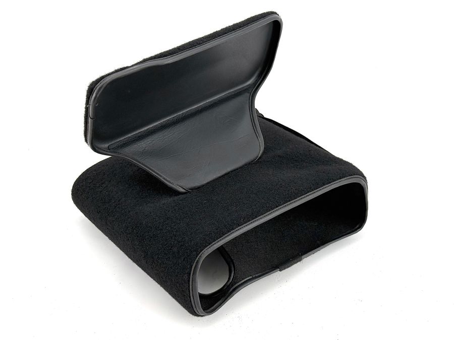 129BE0980 | Mercedes 300SL-24 | R129 BEHER Silverstone CD changer cover carpet