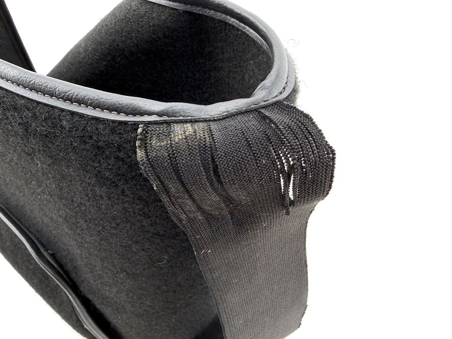 129BE0980 | Mercedes 300SL-24 | R129 BEHER Silverstone CD changer cover carpet