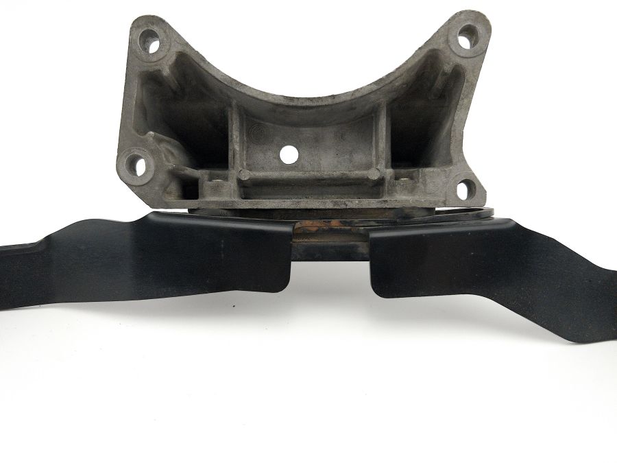 1402421340 1404923341 1404923441 | Mercedes SL500 | R129 Gearbox mounting bracket with exhaust holders