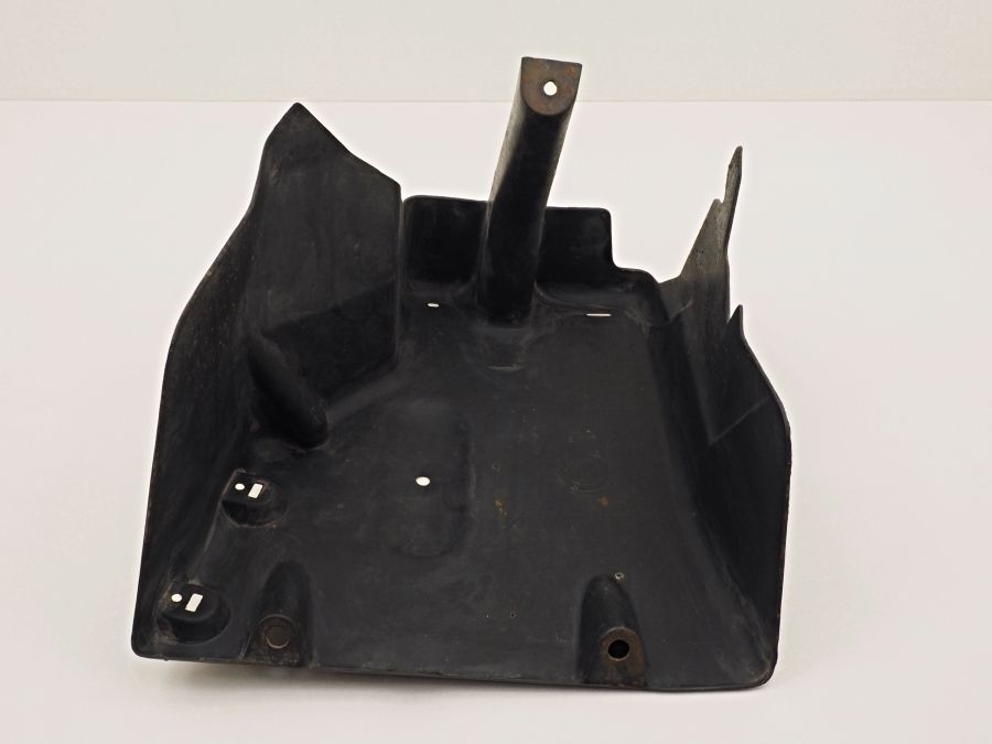 1404781737 | Mercedes S350 | W140 Fuel pump cover
