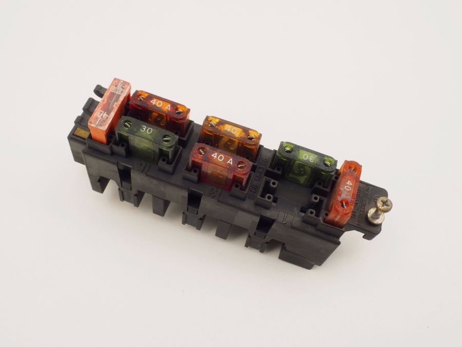1405450101 | Mercedes S350 | W140 Under hood fuse box