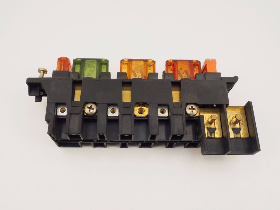 1405450101 | Mercedes S350 | W140 Under hood fuse box