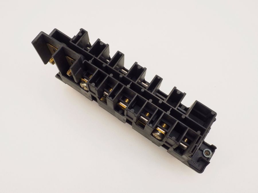 1405450101 | Mercedes S350 | W140 Under hood fuse box