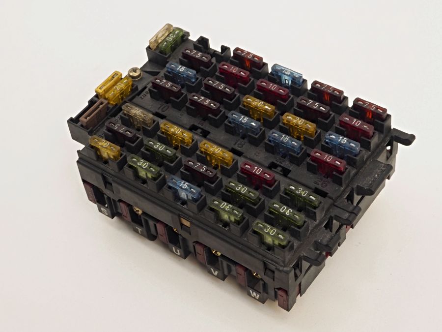1405451101 1405450601 | Mercedes S350 | W140 Under hood fuse box