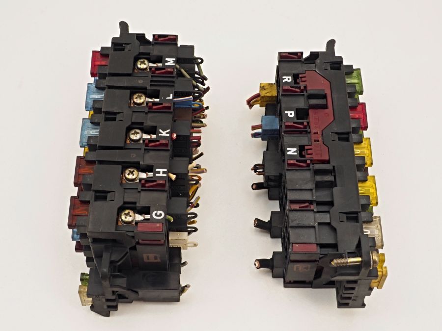 1405451101 1405450601 | Mercedes S350 | W140 Under hood fuse box