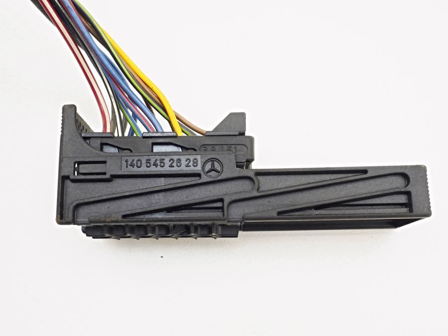 1405452628 | Mercedes SL500 | R129 Wiring connector