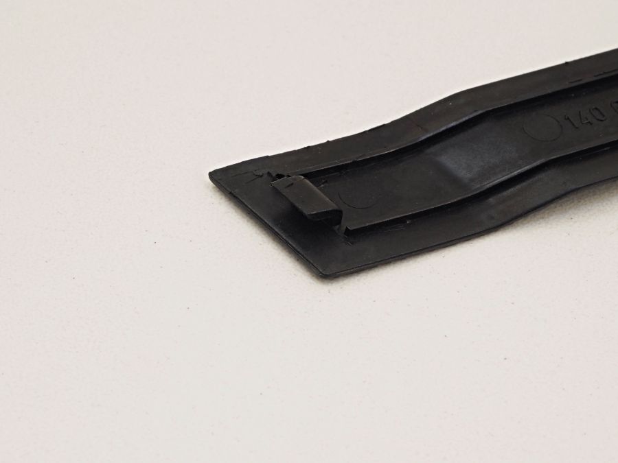 1406800139 1406890167 | Mercedes S350 | W140 Left dashboard speaker cover trim black