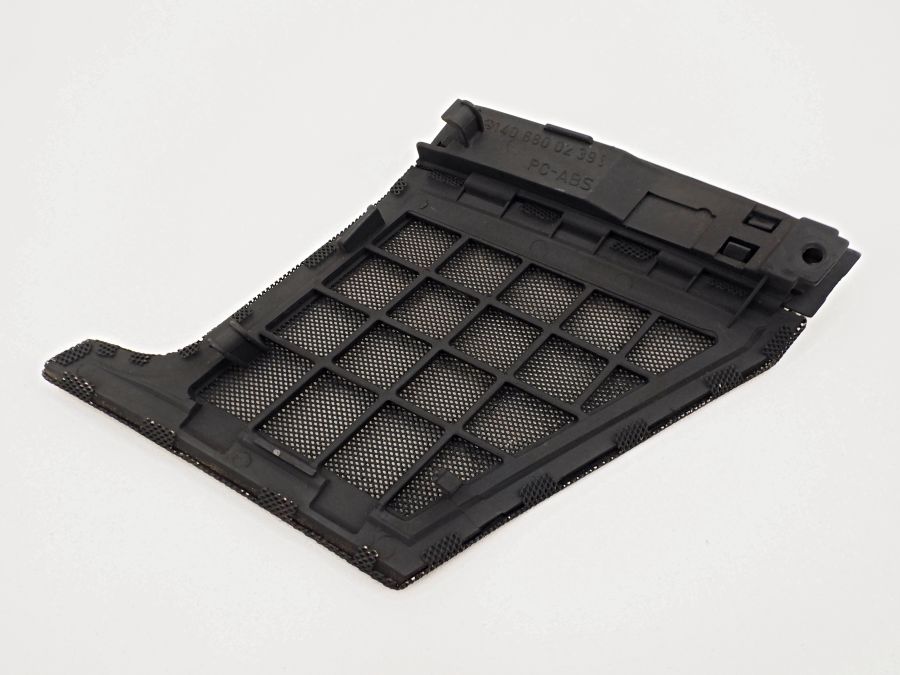 1406800239 1406890267 | Mercedes S350 | W140 Right dashboard speaker cover trim