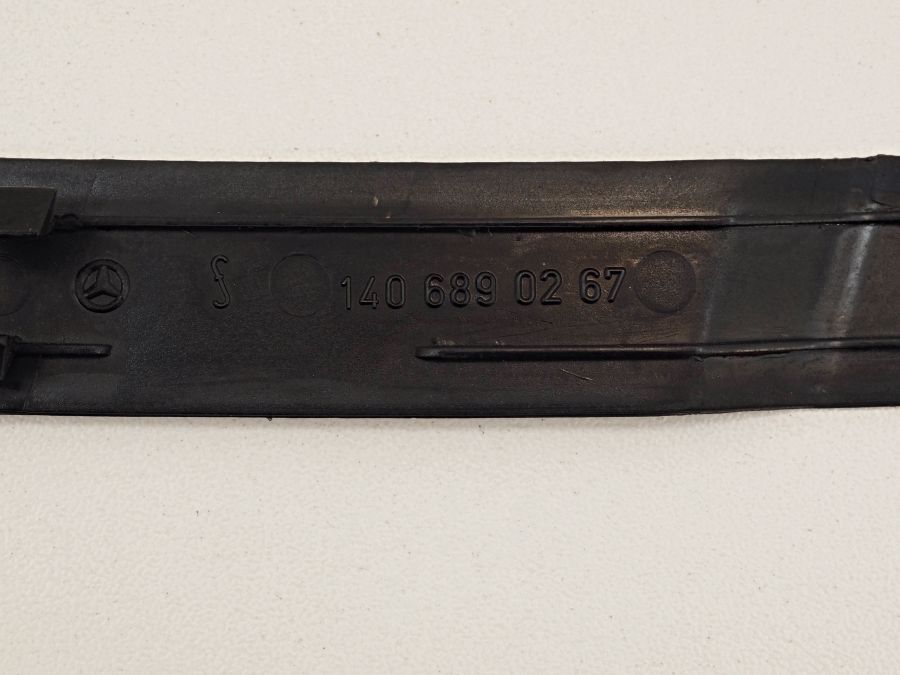 1406800239 1406890267 | Mercedes S350 | W140 Right dashboard speaker cover trim black
