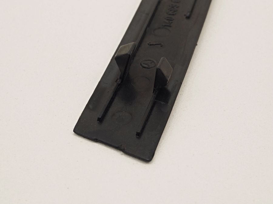 1406800239 1406890267 | Mercedes S350 | W140 Right dashboard speaker cover trim black