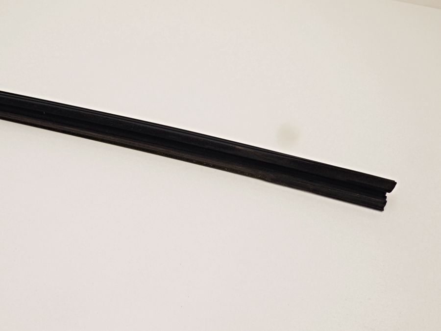 1407352225 | Mercedes S350 | W140 Rear right window seal guide