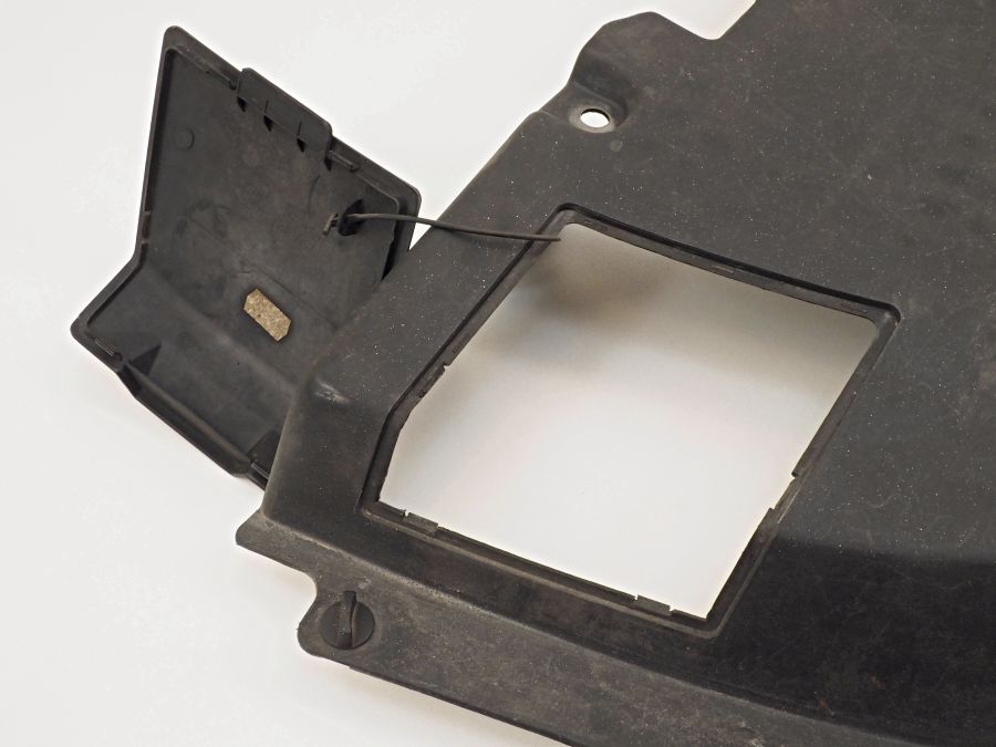 1408201778 1408201978 1408200178 | Mercedes S350 | W140 Engine cover left side