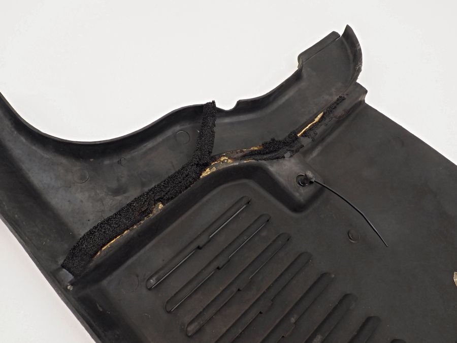 1408201778 1408201978 1408200178 | Mercedes S350 | W140 Engine cover left side