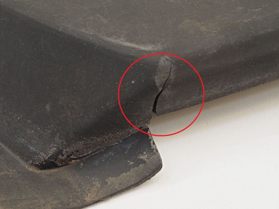 1408201778 1408201978 1408200178 | Mercedes S350 | W140 Engine cover left side