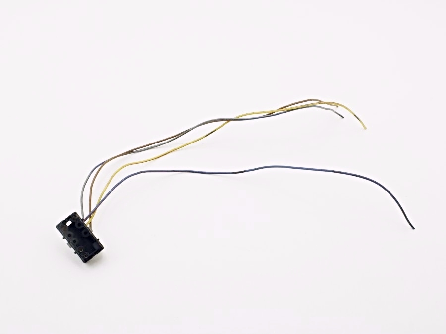1408216451C 0185453528 | Mercedes SL500 | R129 Hazard warning light switch wiring connector