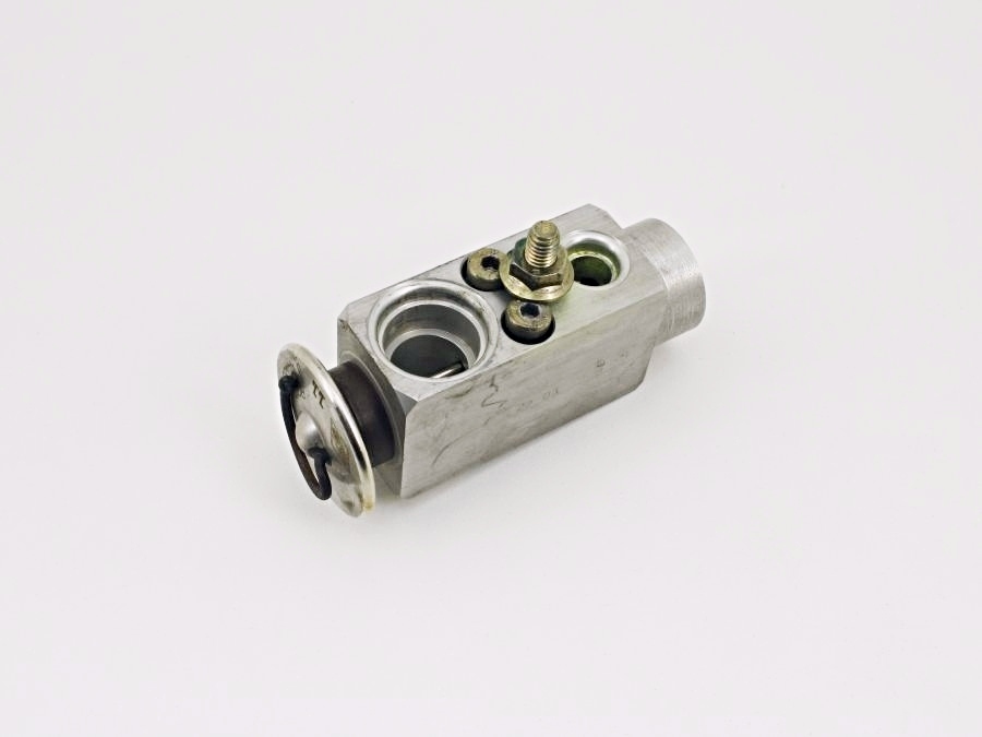 1408300484 | Mercedes SL500 | R129 A/C pressure expansion valve