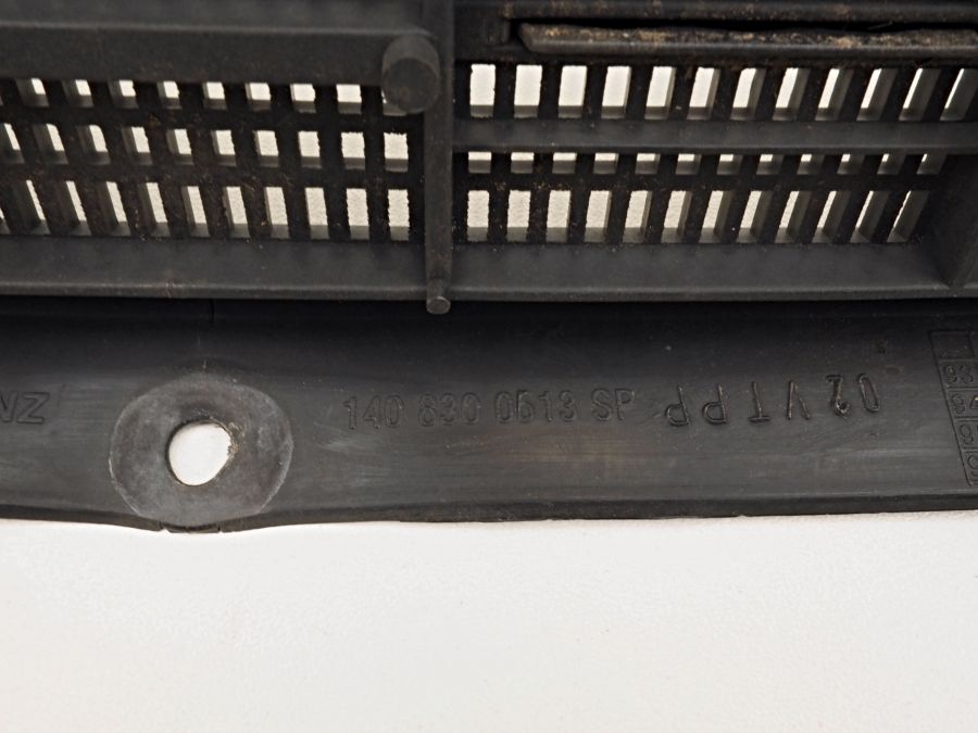 1408300613 | Mercedes S350 | W140 Bonnet upper grill