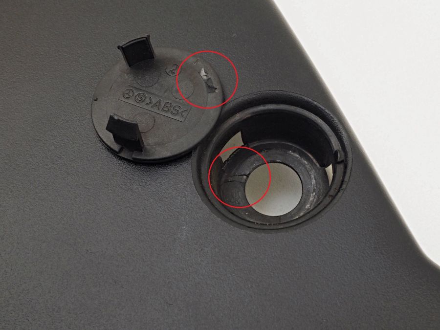1409180830 1409102418 | Mercedes S350 | W140 Front right seat plastic trim 1409180830 1409102418 | Mercedes S350 | W140 Front right seat plastic trim
