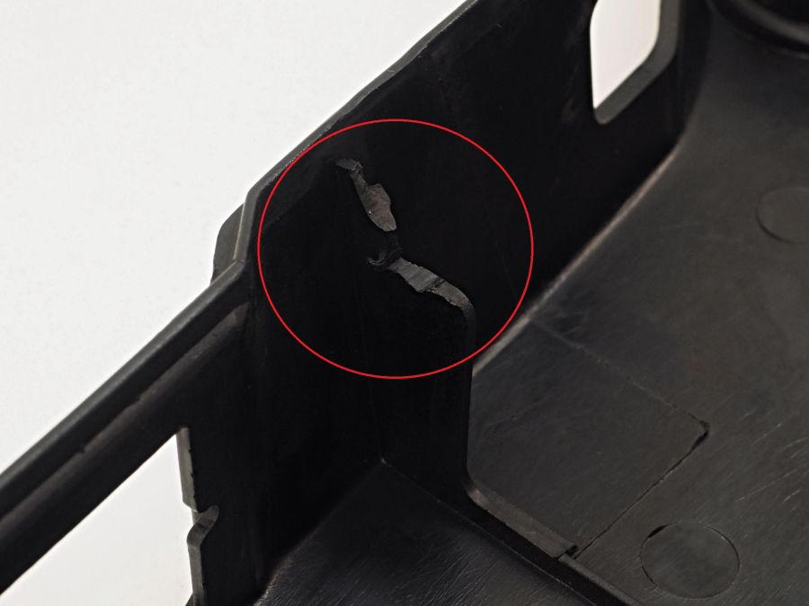 1409180830 1409102418 | Mercedes S350 | W140 Front right seat plastic trim 1409180830 1409102418 | Mercedes S350 | W140 Front right seat plastic trim