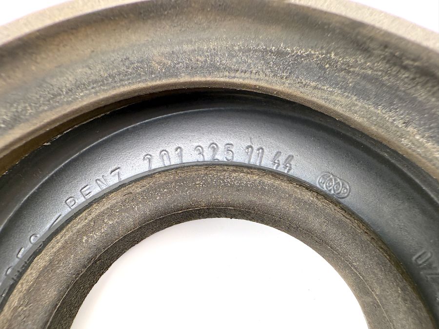 2013251144 | Mercedes SL500 | R129 Rear spring mount 2013251144 | Mercedes SL500 | R129 Rear spring mount