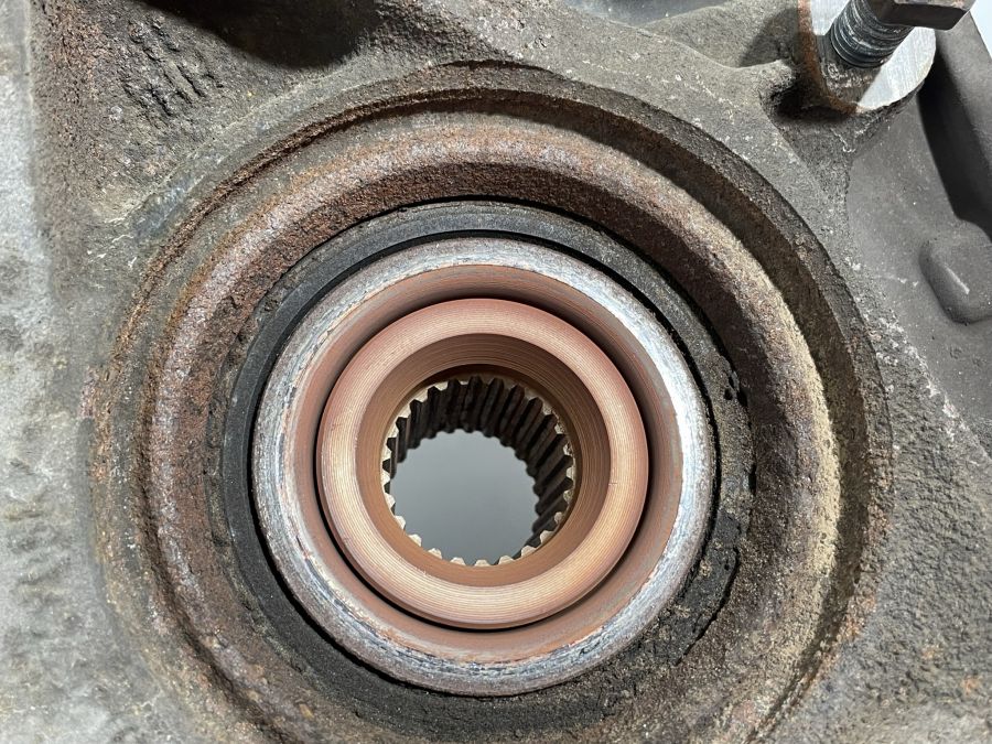 2013574705 | Mercedes 500SL | R129 Rear right wheel hub