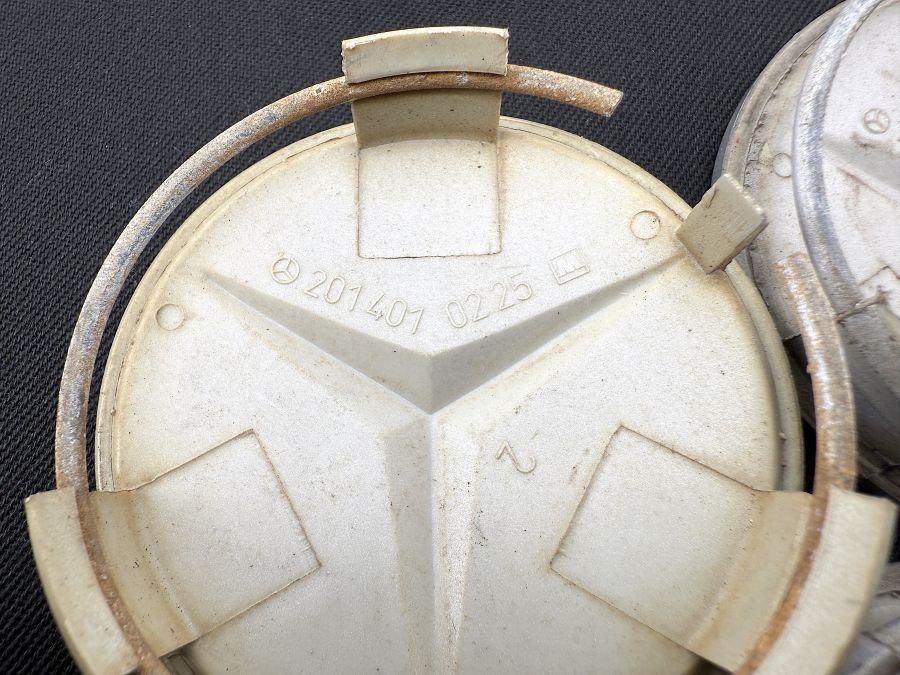 2014000425 B6647020303 2014010225 | Mercedes SL500 | R129 Wheel center hub cap set of 4 pieces