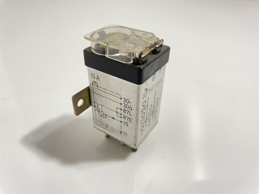 2015403245 | Mercedes 500SL | R129 Over voltage protection relay