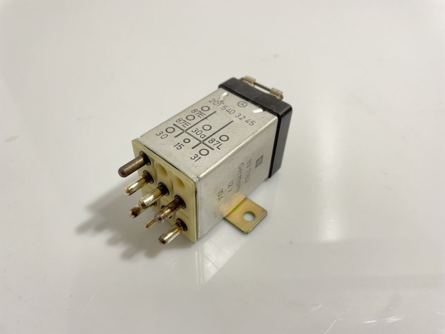 2015403245 | Mercedes 500SL | R129 Over voltage protection relay