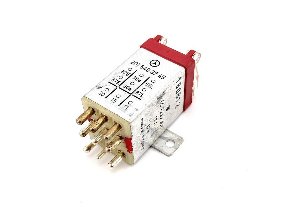 2015403745 | Mercedes 300SL-24 | R129 ABS relay surge protector