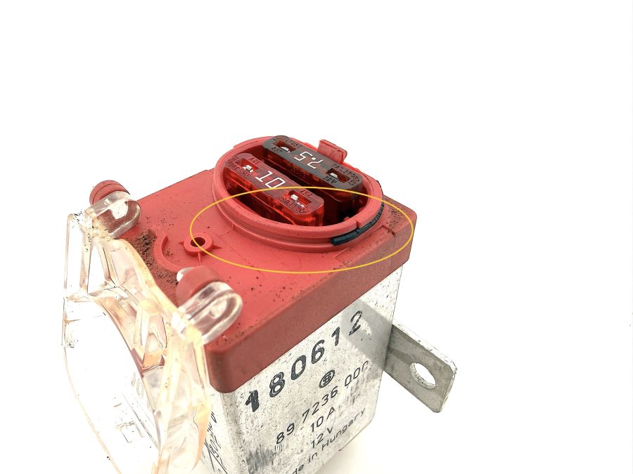 2015403745 | Mercedes 300SL-24 | R129 ABS relay surge protector